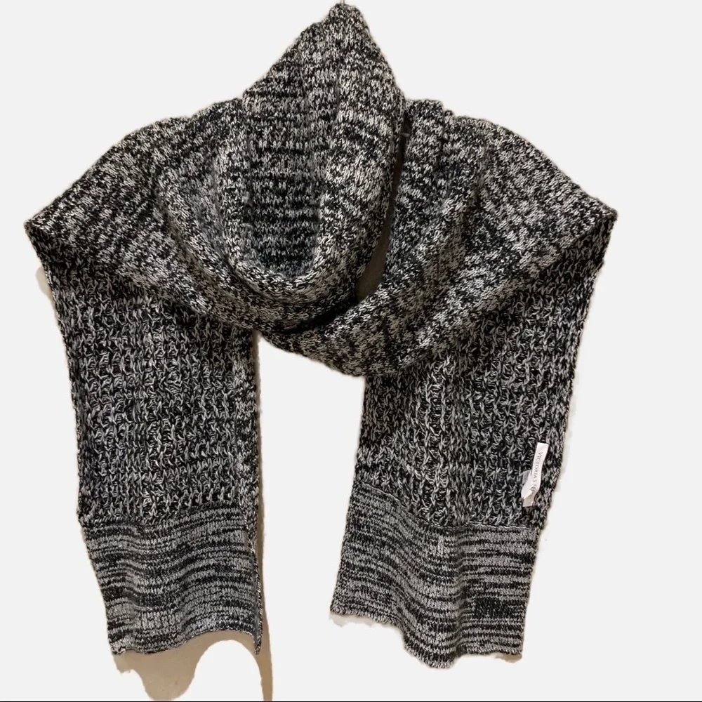 Victoria’s Secret Soft and Cozy Long Knit Crochet Gray Scarf. One size